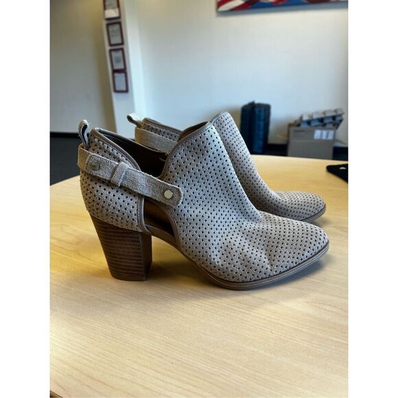 Franco Sarto Tan Dale2 Perforated Suede abilities sz 10 EUC - Picture 1 of 8